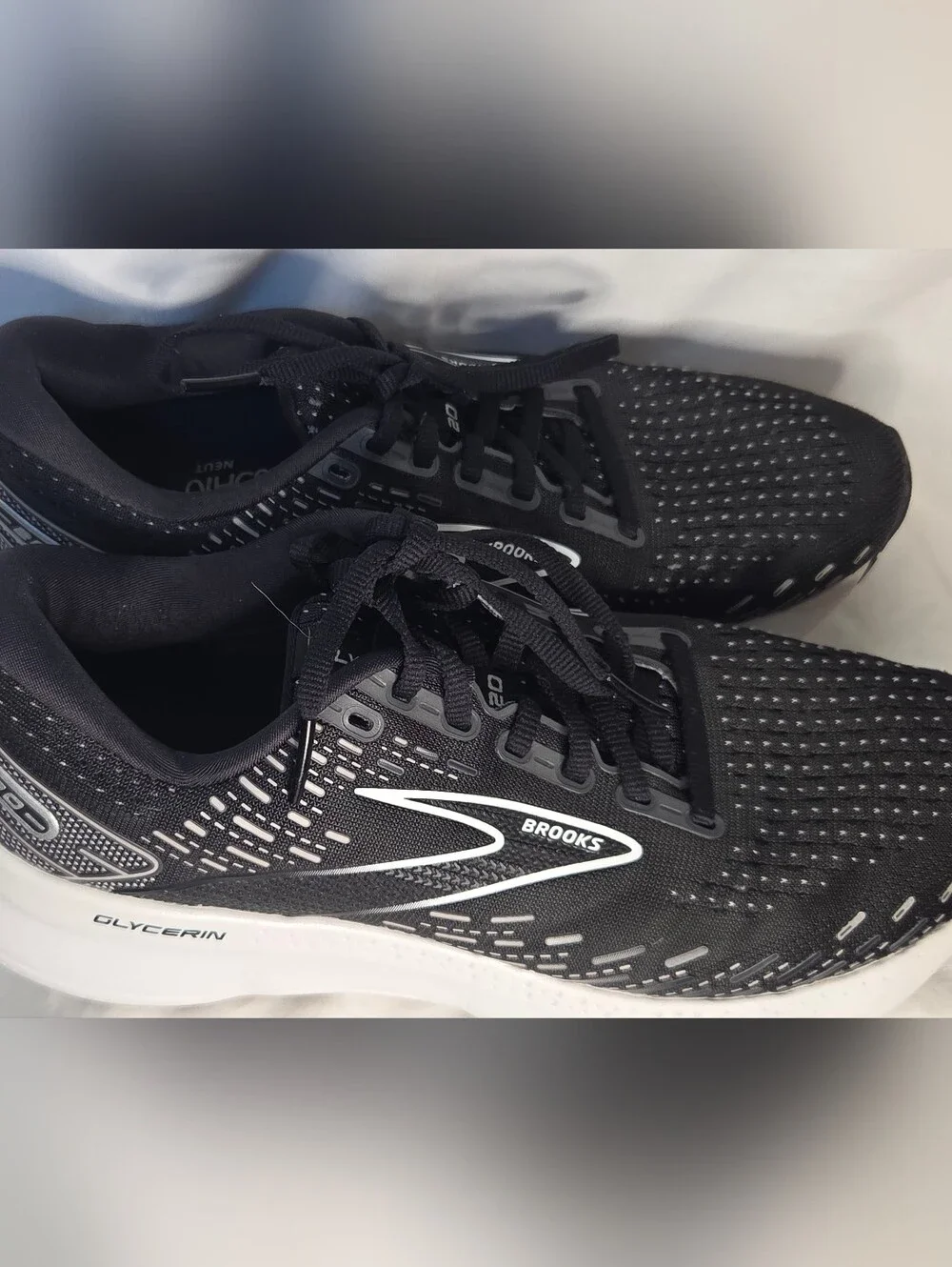 Brooks Glycerin 20 Women’s Lace-Up Mesh Running Sneakers Black/White Sz 8.5M